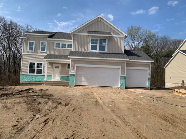 1441 Kimber Dr SE, Lowell, MI 49331