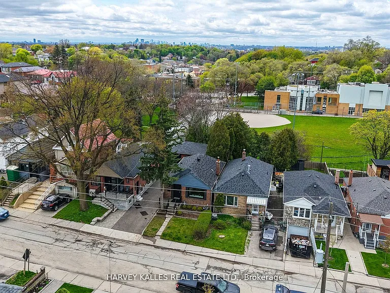 568 Northcliffe Blvd — Photo 45