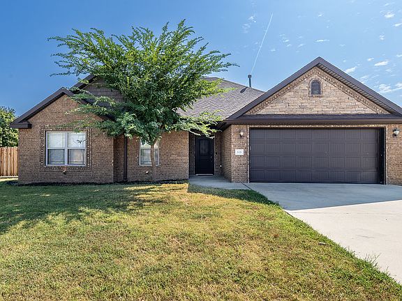 3rd image of 505 Blair Cir