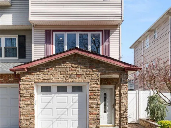 31 Blaine Ct, Staten Island, NY 10310
