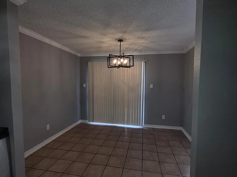 738 Coolwood Dr #B — Photo 5