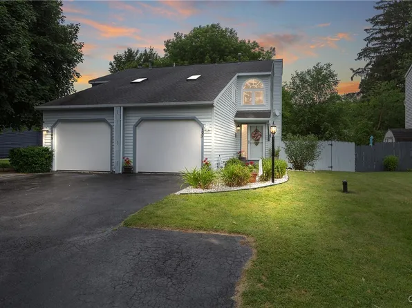 107 Postlamp Cir, North Syracuse, NY 13212