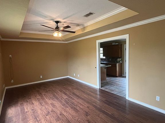 4th image of 1808 Greenbriar Ave