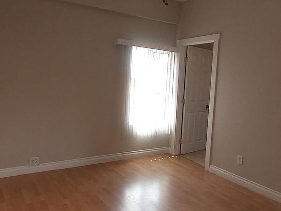 3rd image of 939 University Ave #5