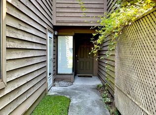 8646 Roanoke Dr, Charleston, SC 29406