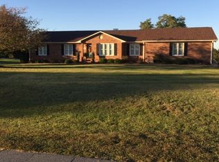 221 Carbandy Dr, Inman, SC 29349