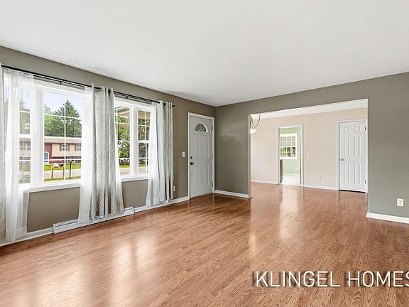 3rd image of 461 W Hile Rd