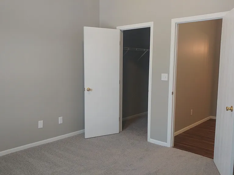 80 Bridgewater Ct — Photo 12