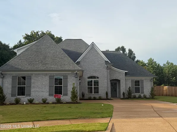5290 Watson View Dr, Nesbit, MS 38651