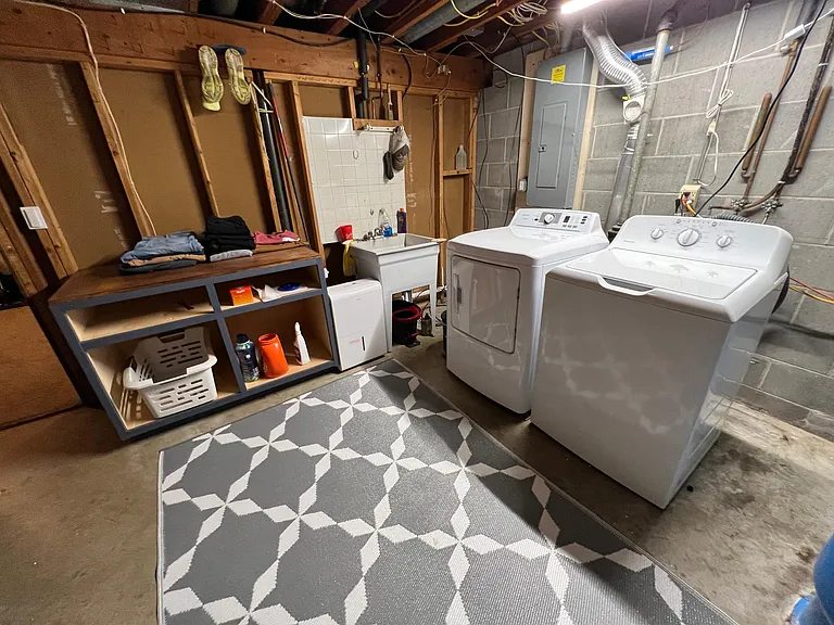 2819 Marion St — Photo 10