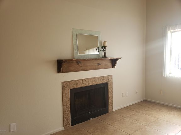 4th image of 851 E Meadow Ln