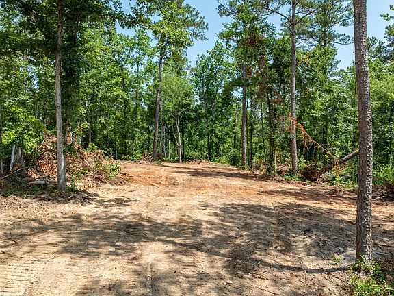 4th image of 499 Faust Farm Rd