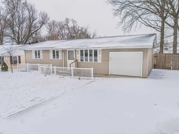 6418 Maywood Cir, Fort Wayne, IN 46819