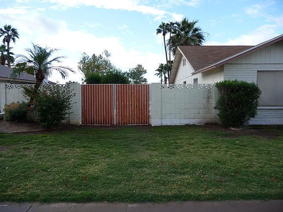 3rd image of 1455 W Meseto Ave