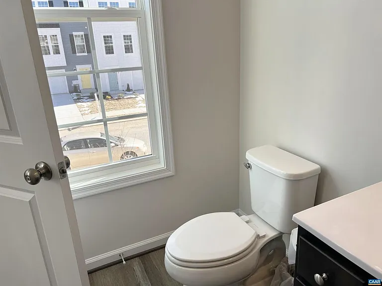 325 Willowshire Ct — Photo 10