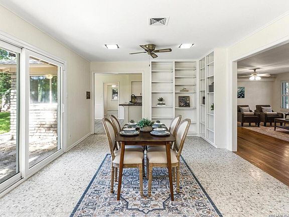 3rd image of 334 Royal Oaks