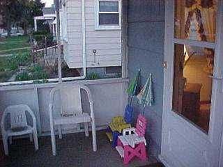 2nd image of 253 California Blvd