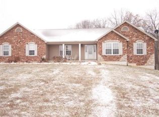 3 Summers Breeze Ct, Hawk Point, MO 63349