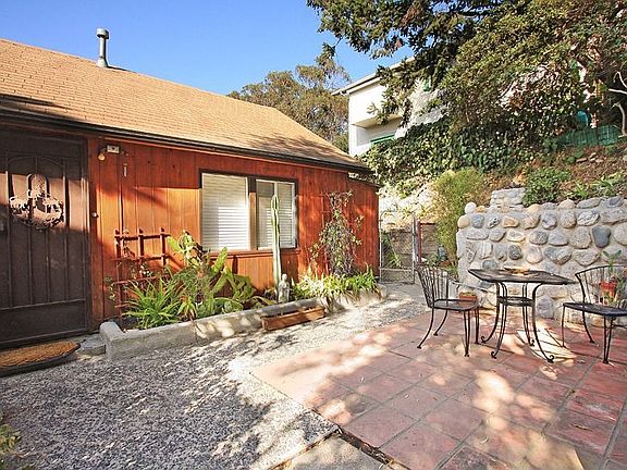2nd image of 2117 Cove Ave