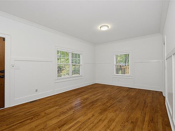 5th image of 827 Derrydown Way