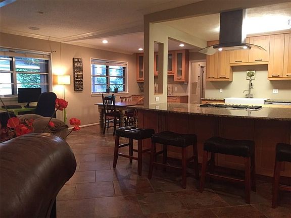 4th image of 4107 Hollow Oak Dr