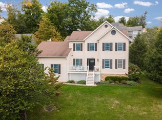 1002 Deerwood Dr, Morgantown, WV 26508