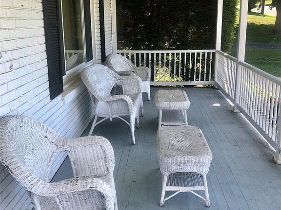 3rd image of 5 Cooper Dr