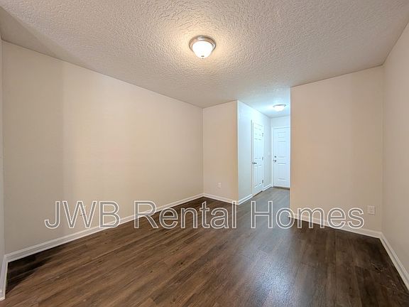 4th image of 8752 India Ave