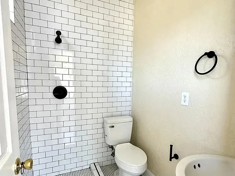 3312 Montana Ave — Photo 1