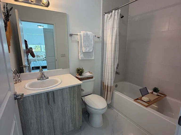 1101 SW 71st Ave #2 — Photo 6