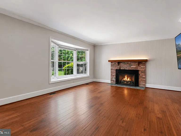 1022 Delf Dr — Photo 14