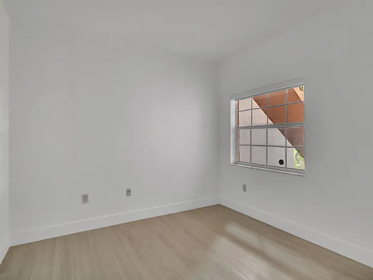 2421 NW 96th Ter #20 — Photo 13