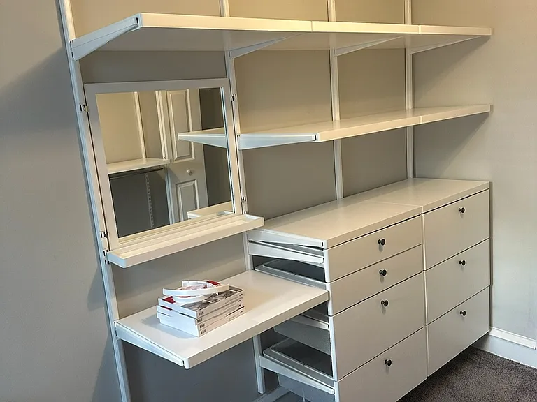 Bedroom converted to walk-in closet. Can be changed back to bedroom to become a 3rd bedroom.