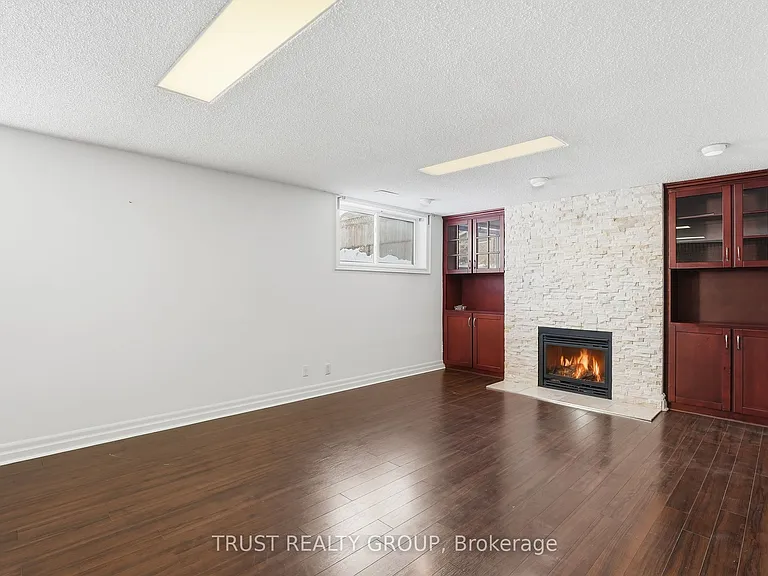 9 Del Ria Dr — Photo 24