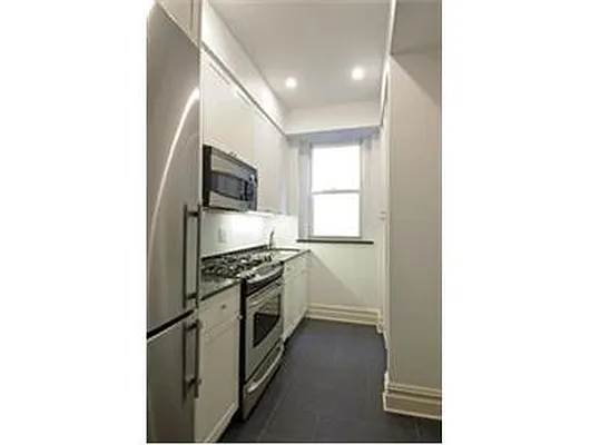 Rented by Douglas Elliman | media 15