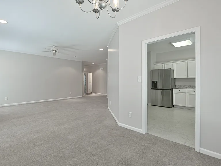 1326 Berwick Dr — Photo 9