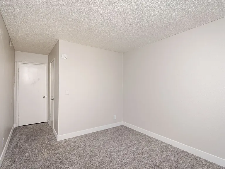 The Elms Apartments at 28th St — Photo 55