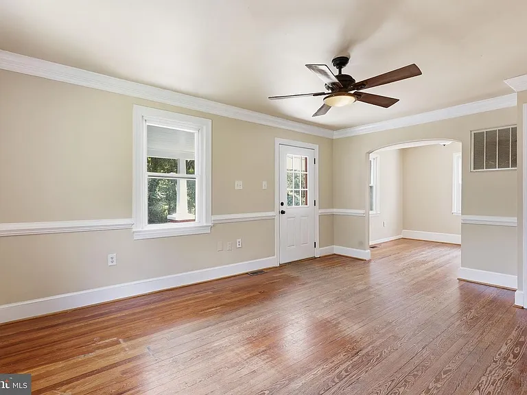Hillside Ct — Photo 10