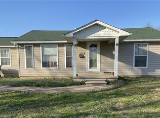 618 E Pratt St, De Soto, MO 63020