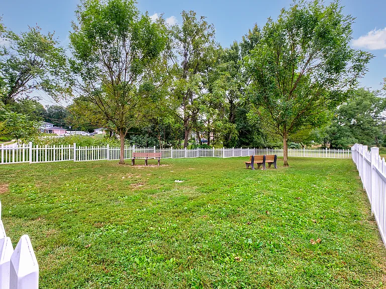 Arundel Apartments — Photo 29