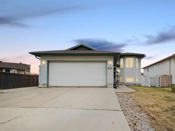 216 NW Eglert Dr, Wood Buffalo, AB T9K 1V2