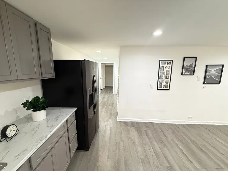 20 E Read St — Photo 11