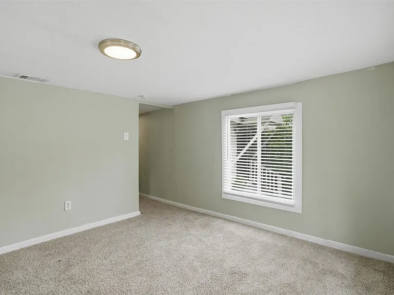 1214 Jones St — Photo 12