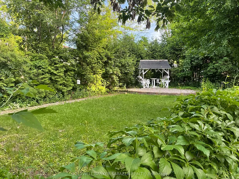 448 Green Ave — Photo 16