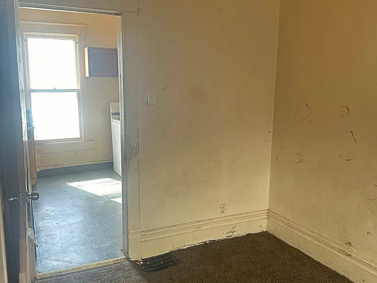 301 N Charlton St — Photo 2