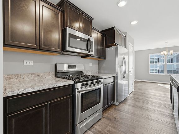 5th image of 2426 Alison Ave #2464
