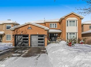 38 Cardinal St, Barrie, ON L4M6C9