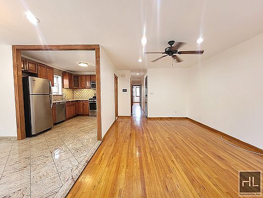4th image of 163-10 Booth Meml Ave #2