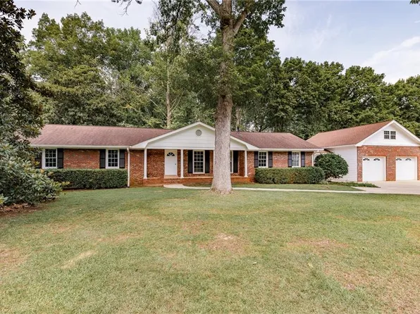 1081 Maple Cir, Watkinsville, GA 30677