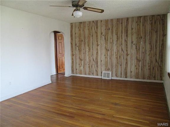 4th image of 9302 Miriam Ave